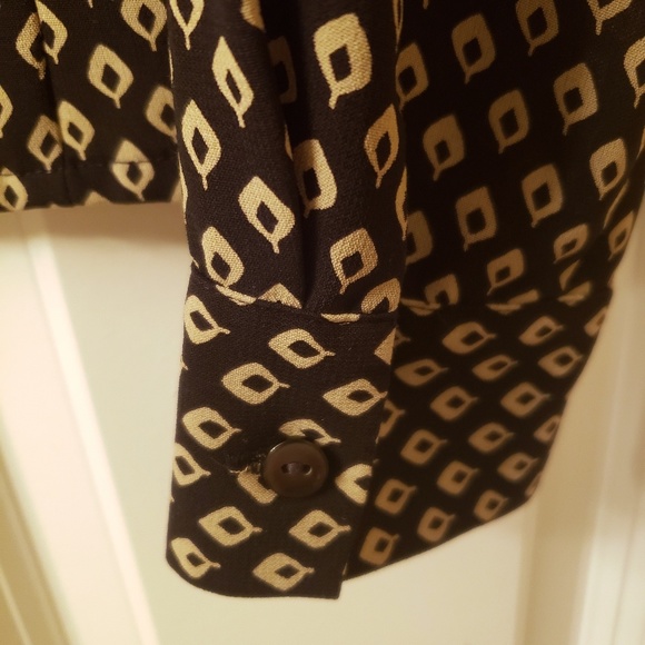 Ann Taylor Loft Essential blouse 8p (petite) - Picture 3 of 7